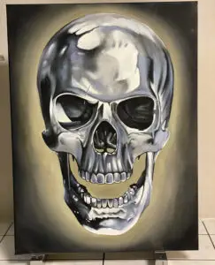 Oliemaleri af et reflekterende kranie i krom-look med mørk baggrund