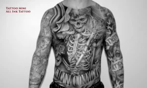 Helkrops tattoo med skelet og symbolik i black & grey stil fra Tattoo Mini