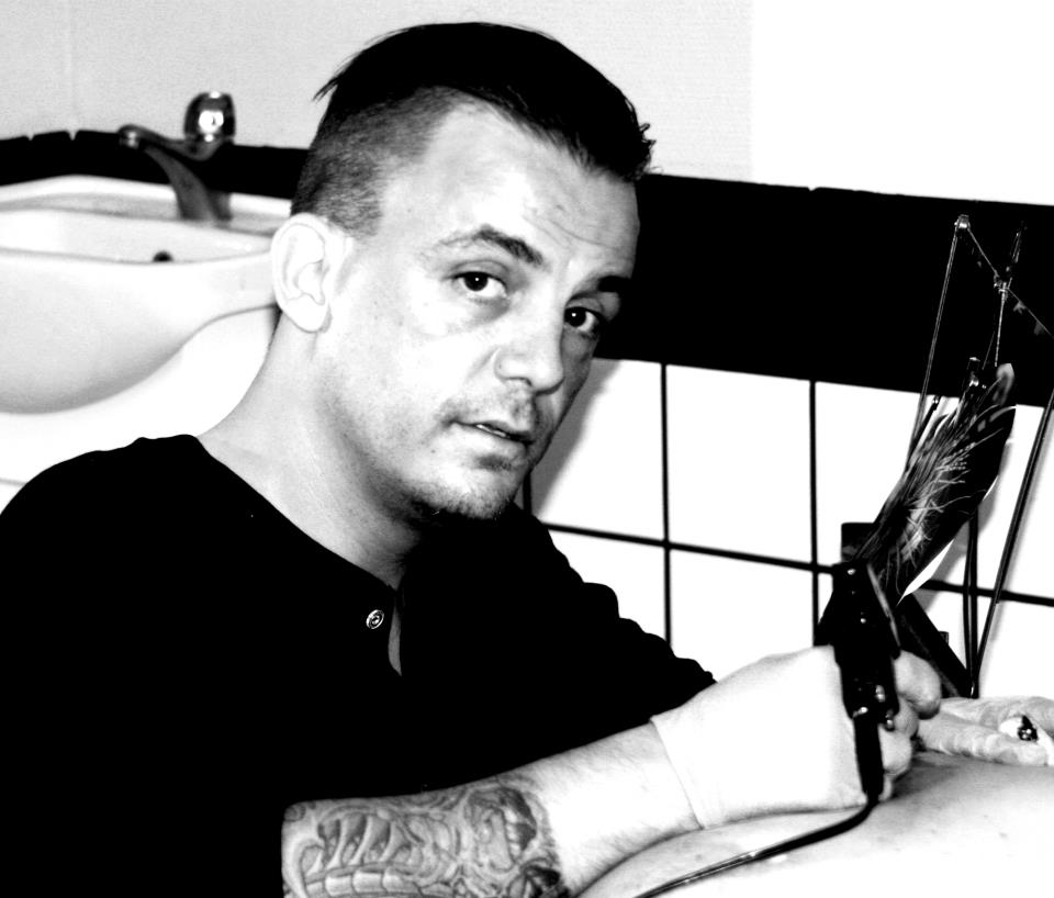 tattoo mini, at work, tattooing