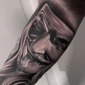 Realistisk tatovering. Anonymous maske fra Tattoo Mini