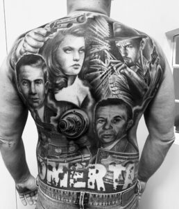 Stort backpiece med klassiske mafia-portrætter og noir-stemning