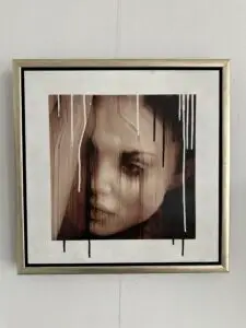 Malerier Portrait of Angelina Jolie .with running paint . Dark melancolic and modern - tattoo Mini