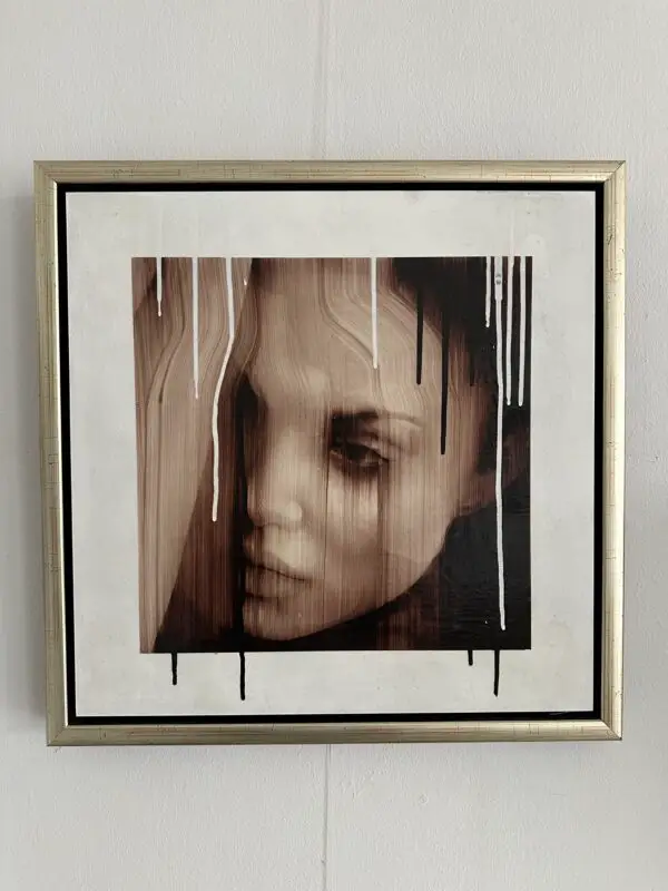 Malerier Portrait of Angelina Jolie .with running paint . Dark melancolic and modern - tattoo Mini