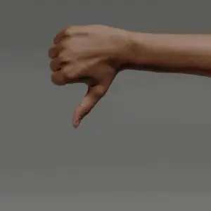 Tommelfinger ned – symbol på hvad du skal undgå efter tatovering.