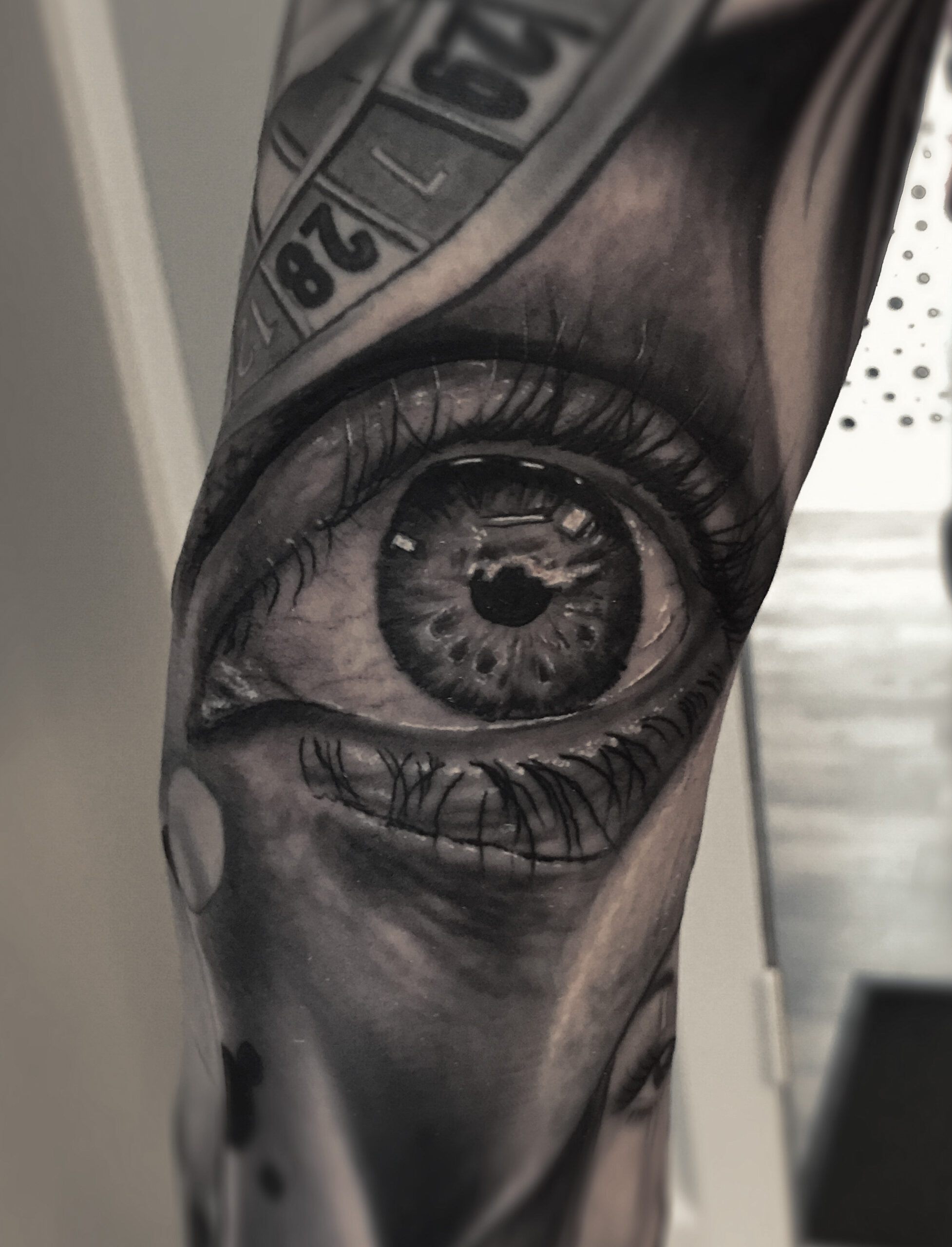 realistisk øje tattoo black and grey_ Tattoo Mini